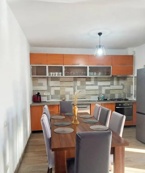 Duplex 4 camere 4 bai 120mp utili Ghiroda Asfalt