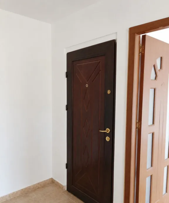 Apartament 3 camere cartier Rovine