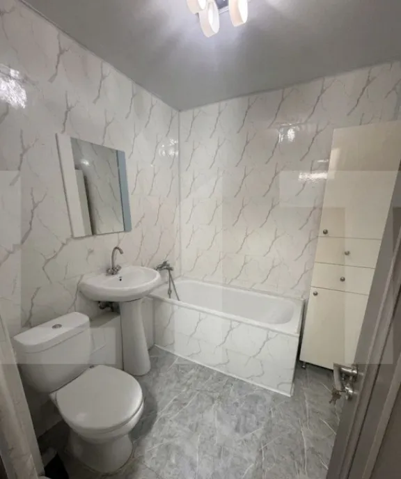 Apartament cu 3 camere decomandat complet mobilat zona M