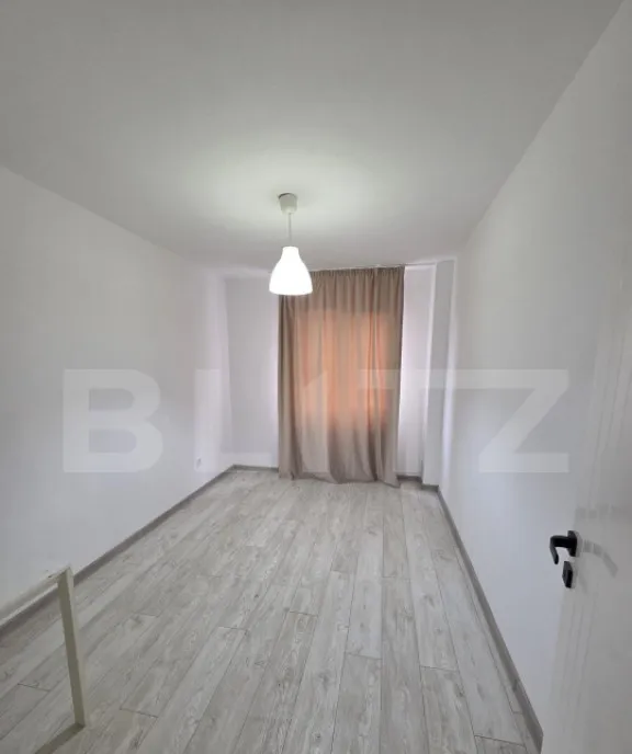 Apartament 3 camere parcare 2 balcoane 75 mp zona Floril