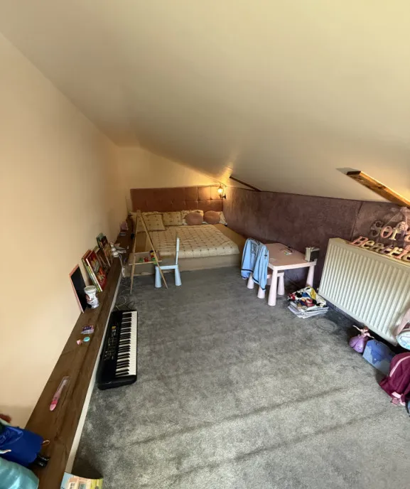 Apartament cu 3 camere in Floresti zona Tauti