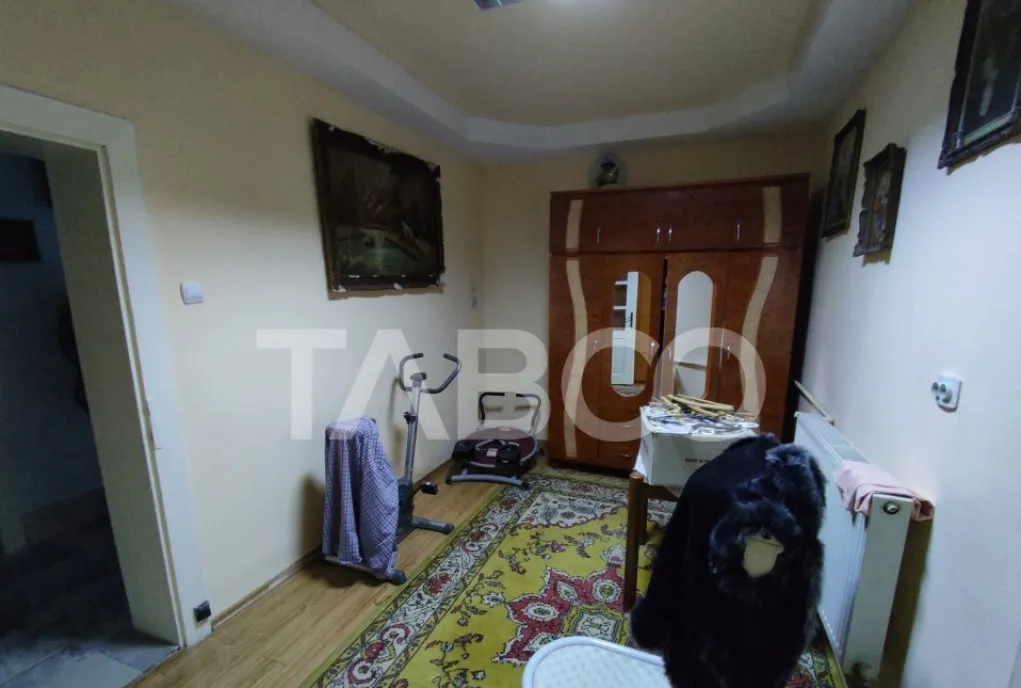 Casa cu spatii comerciale de vanzare in Sibiu Lacul Binder