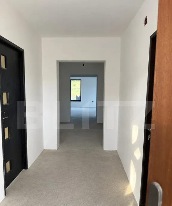 Casa 300 mp garaj teren 5 400 mp zona Cocu