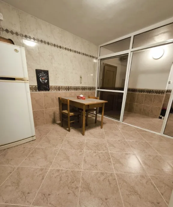 Proprietar apartament 3 camere vis a vis de mall vitan complet mobilat