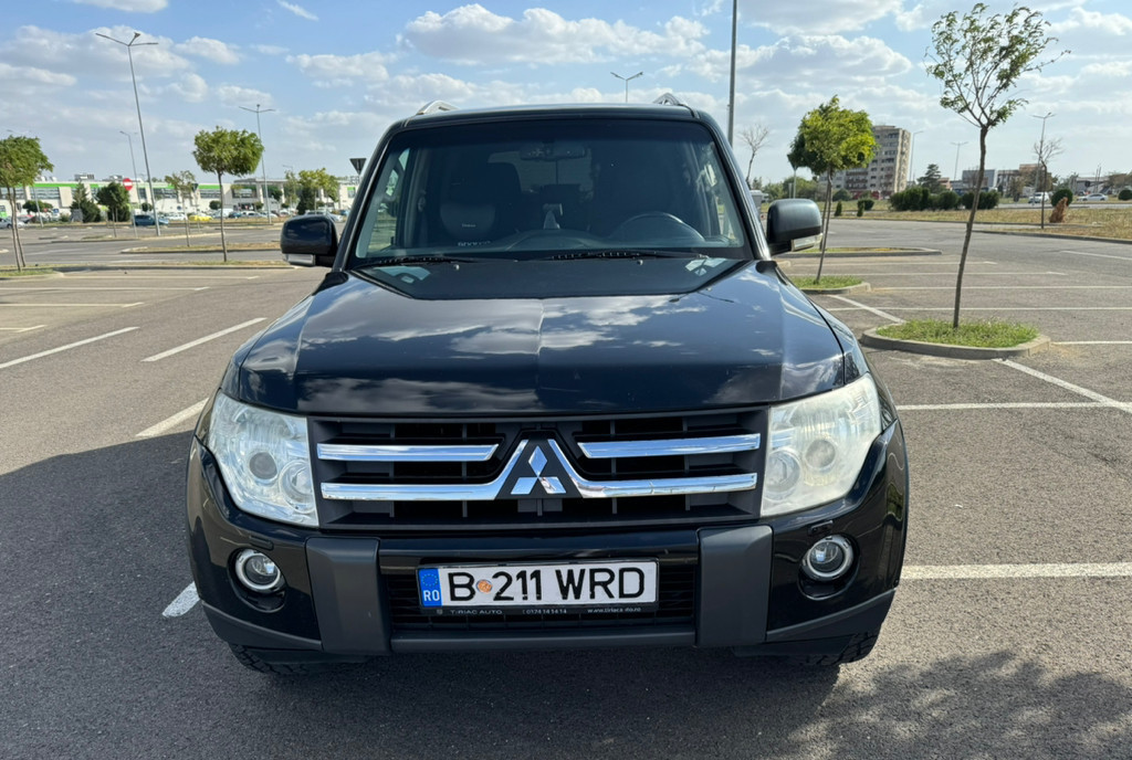 Mitsubishi Pajero  6 900 eur