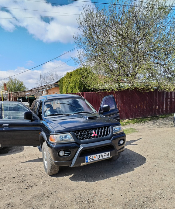 Mitsubishi Pajero Sport  4 700 eur
