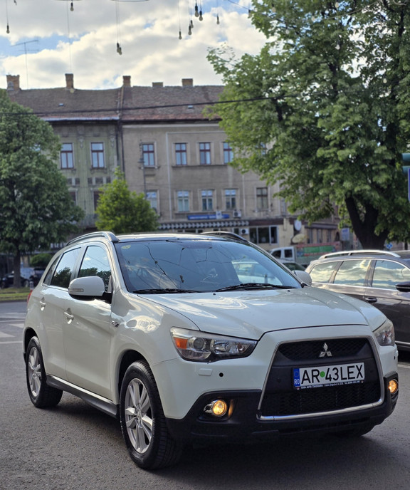 Mitsubishi Asx  4x4 la buton  9 000 eur
