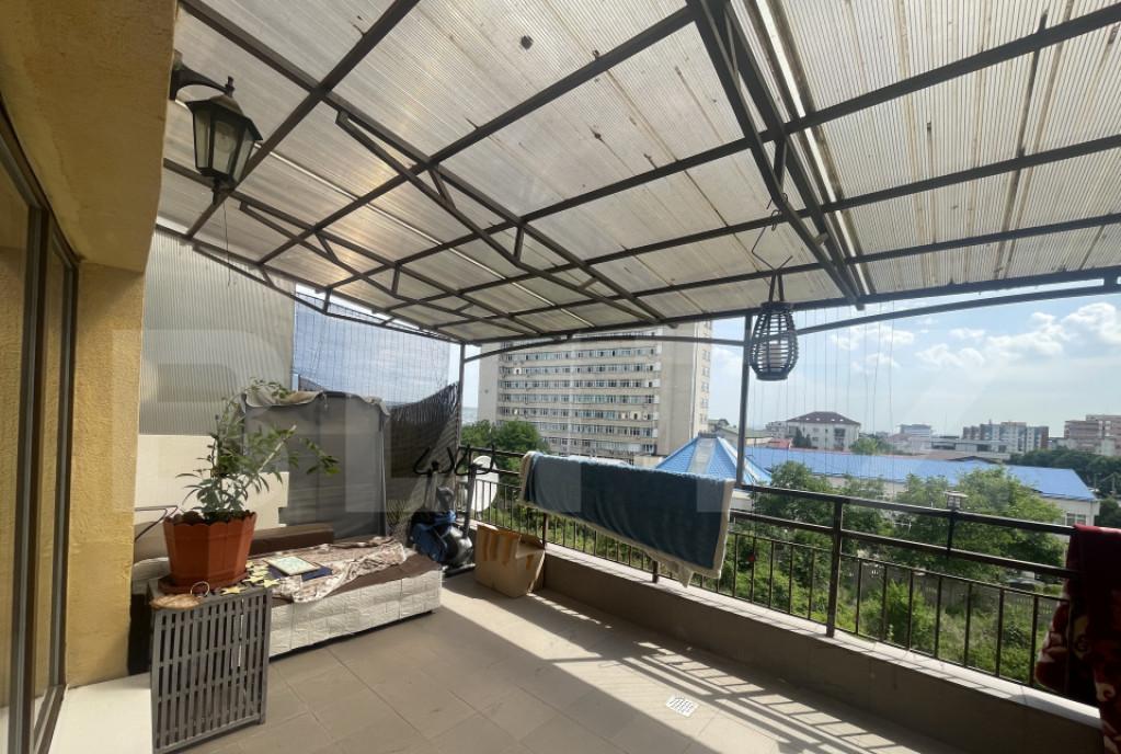 Apartament 3 camere 80 mp 2 terase mari mobilat complect