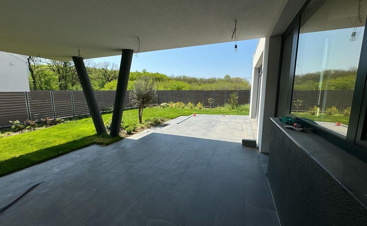 Vila Corbeanca Laguna Village iii Langa padure