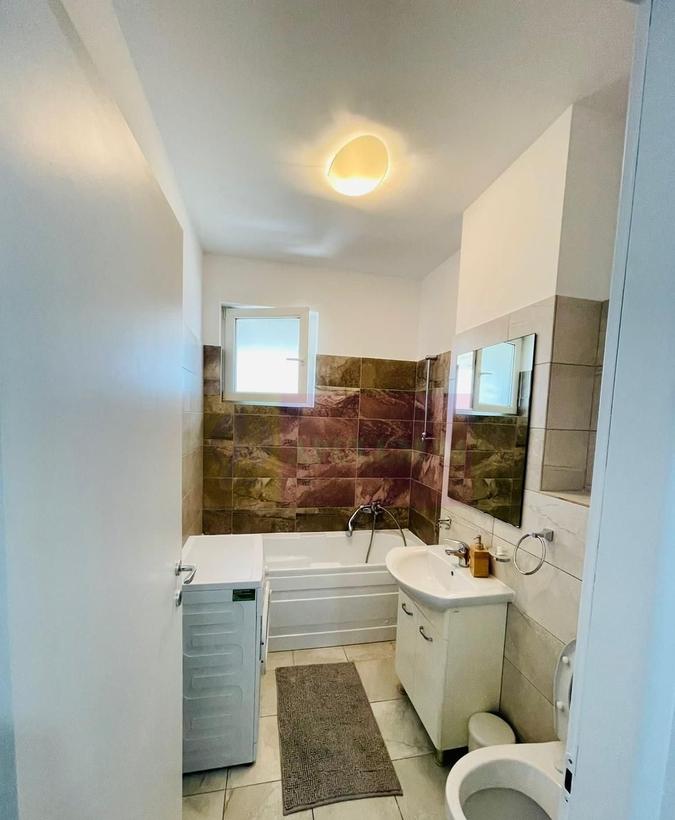 Garsoniera spatioasa cu bucatarie separata si balcon - Drumul Binelui