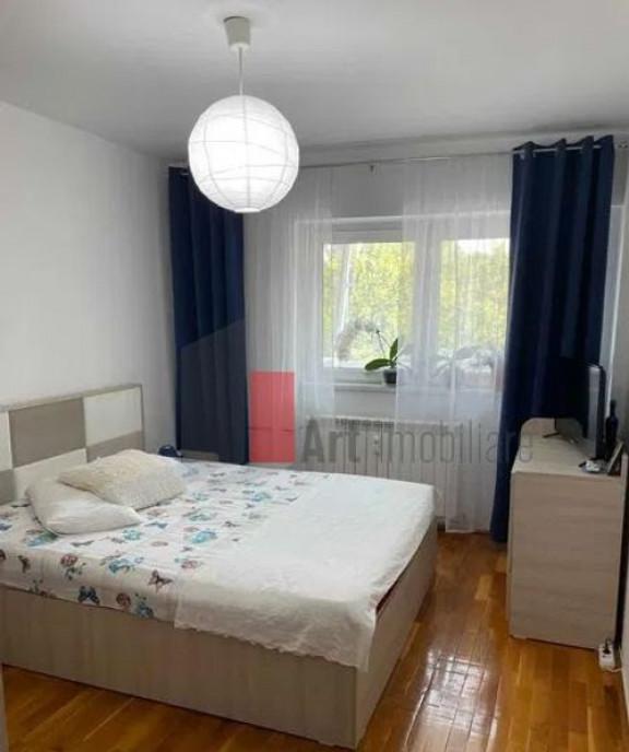 Garsoniera Decebal Piata Muncii