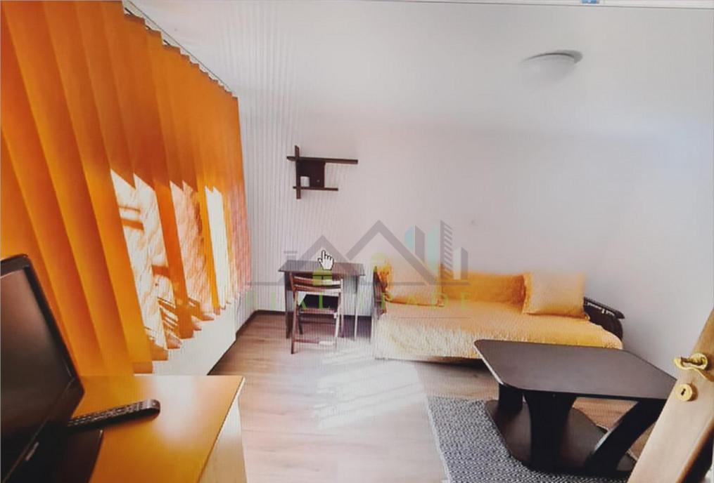 Garsoniera decomandata la casa zona Centrul Istoric