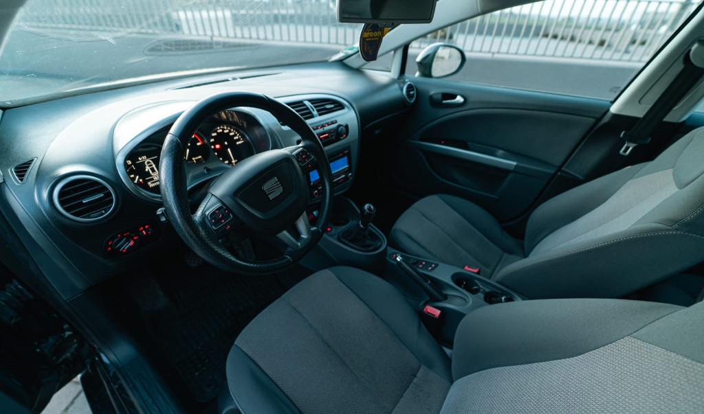 Seat leon anvelope noi ambreaj/volant nou intretinut 6 000 eur