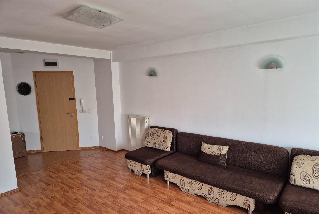 Proprietar inchiriez apartament 3 camere modern zona buna Aradului