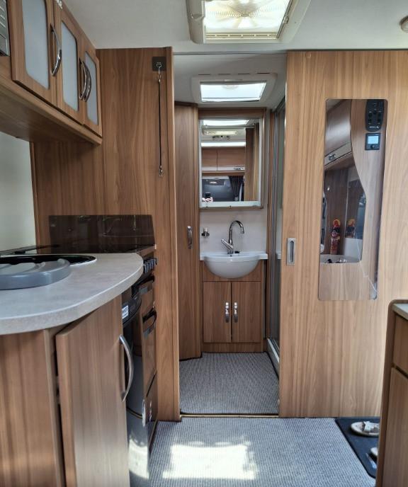 Rulota Lunar Quasar 585 m protap 16 000 eur