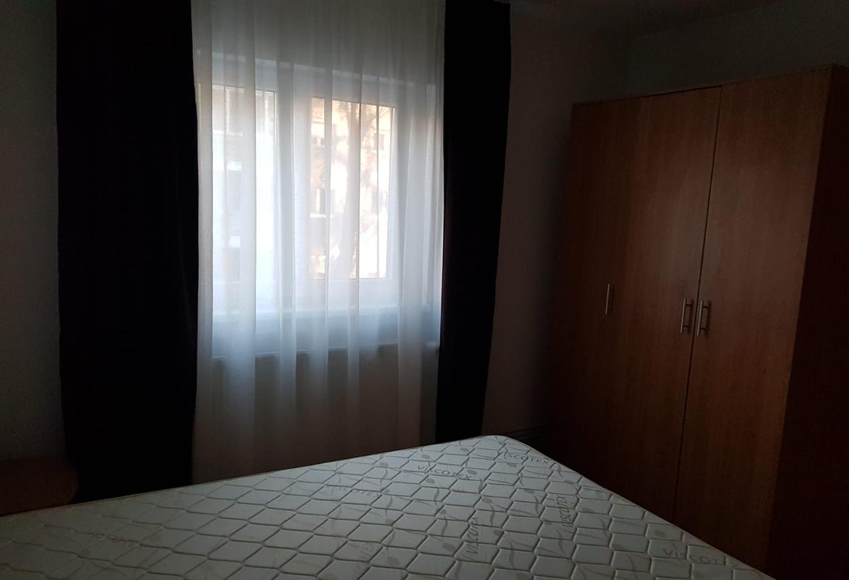 Inchiriere apartament 2 doua camere decomandat centrala proprie etaj 1