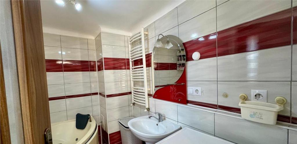 FILMTur 3D Casa eleganta curte amenajata garaj Central Bra