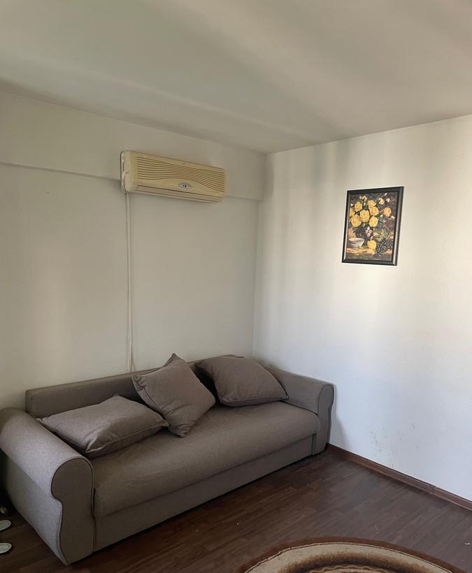 Piata Delfinului Chisinau