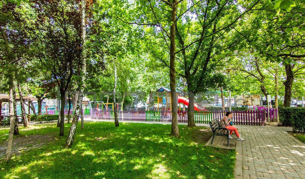 Studio 46 mp etaj 1 4 langa metrou militari str Ma