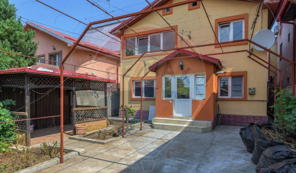 Casa/Vila de vanzare 5 camere 160 mp Voluntari Central