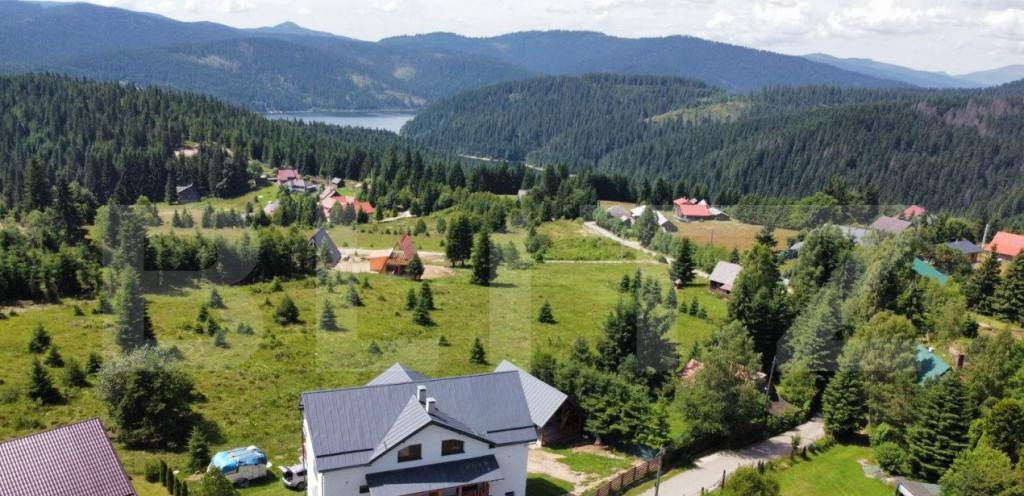 Pensiune cu vedere panoramica spre Lacul Belis