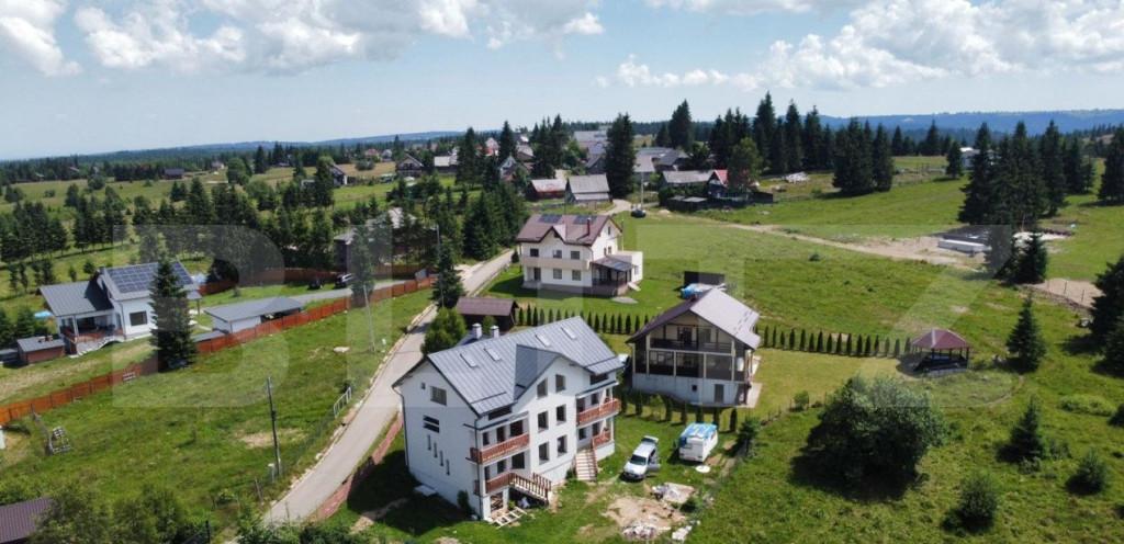 Pensiune cu vedere panoramica spre Lacul Belis