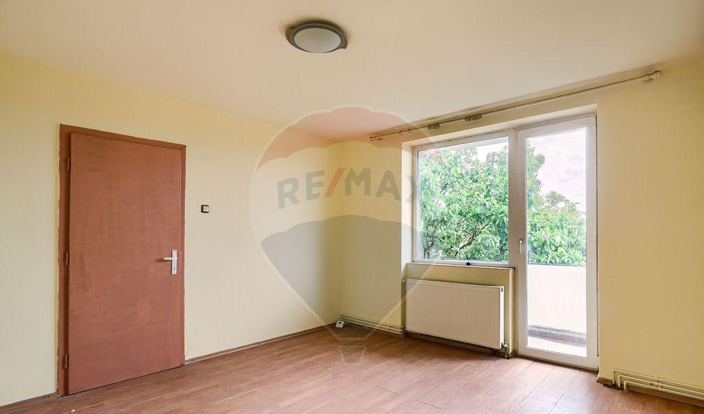 Apartament 2 camere central 56 mp etaj3/4 centrala gaz