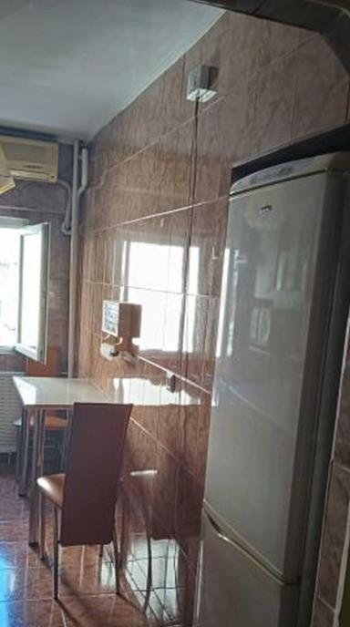 Vitan mall etaj 4 decomandat clasica