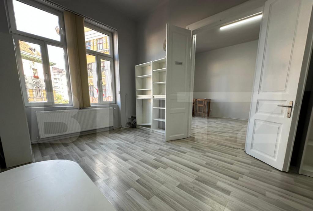 Apartament cu 2 camere decomandat 60 mp zona Central str
