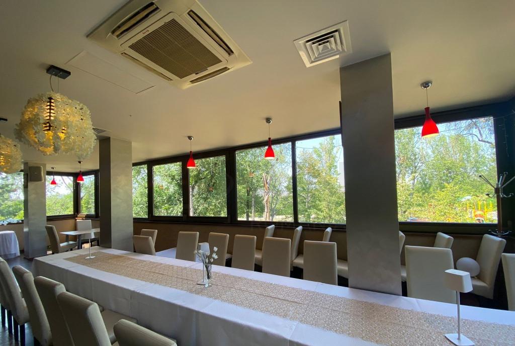 Restaurant de Parcul Tineretului