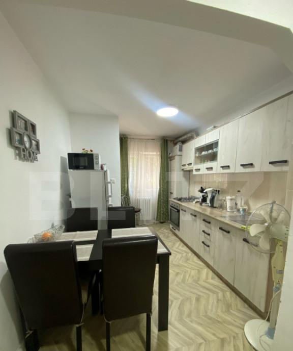 Apartament de vanzare - zona centrala etaj intermediar