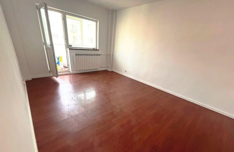 Bucur Obor Mosilor 5 minute metrou vedere spate 1980 2 grupuri sanitare