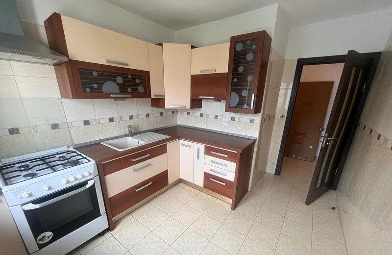 Bucur Obor Mosilor 5 minute metrou vedere spate 1980 2 grupuri sanitare