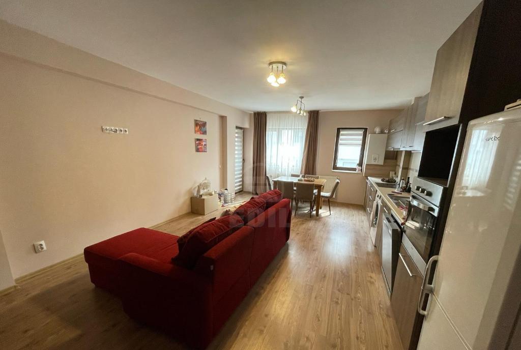 Apartament semidecomandat