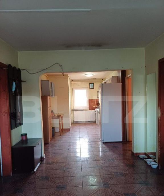 Apartament cu 3 camere renovabil zona centrala Turda