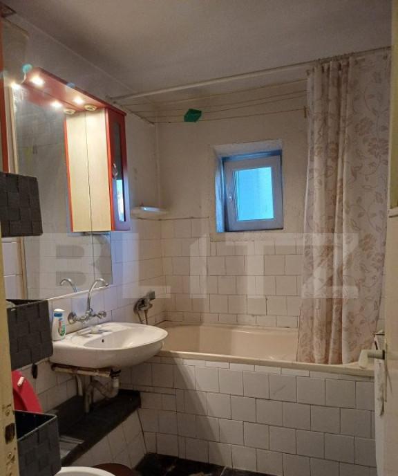 Apartament cu 3 camere renovabil zona centrala Turda
