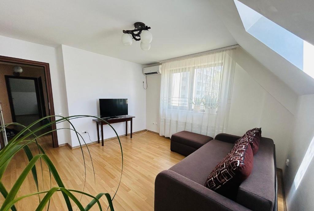 De inchiriat apartament 3 camere sect 3 / Bucuresti Basarabia