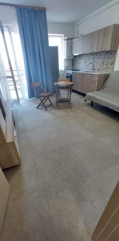 Sector 4 6 min mers pe jos Metrou Dimitrie Leonida