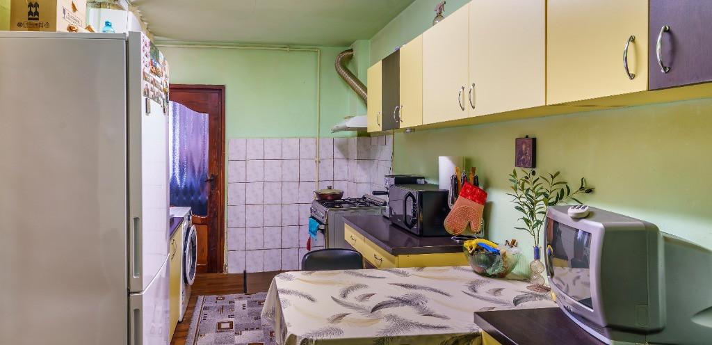 Apartament la casa 2 camere Zona semicentrala