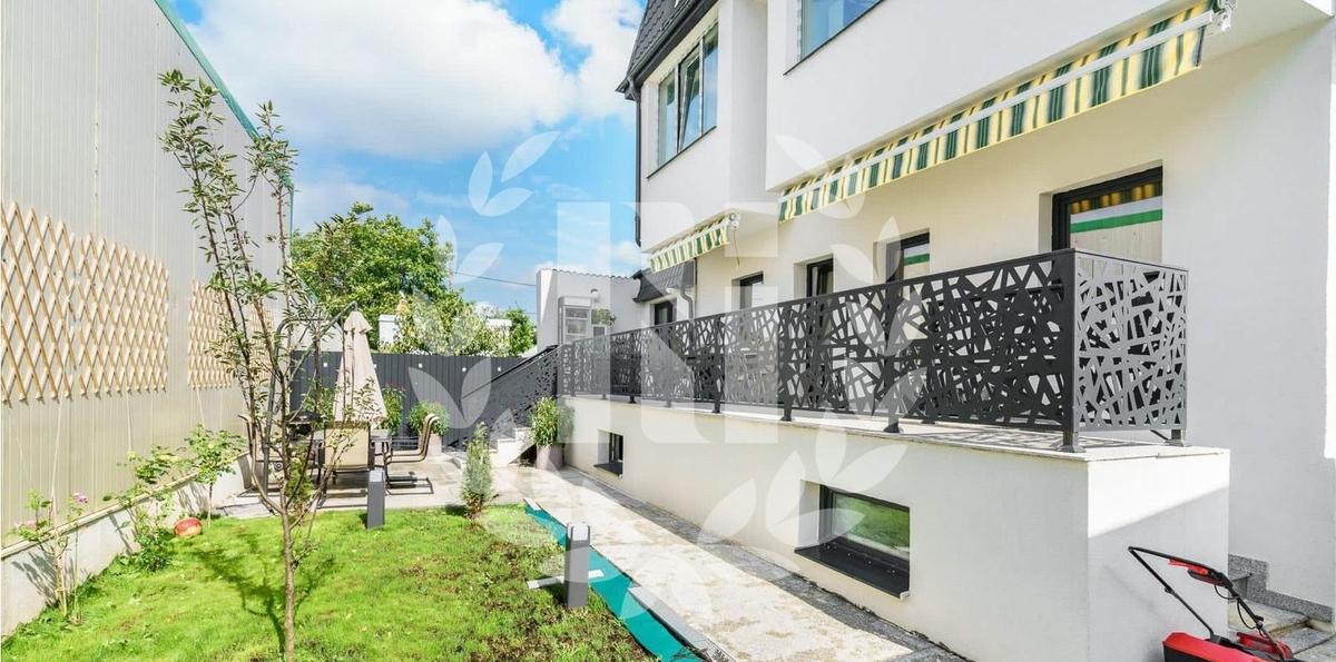 Langa Colosseum Mall si Metrou Straulesti apartament 5 camere cu terasa si curte generoasa