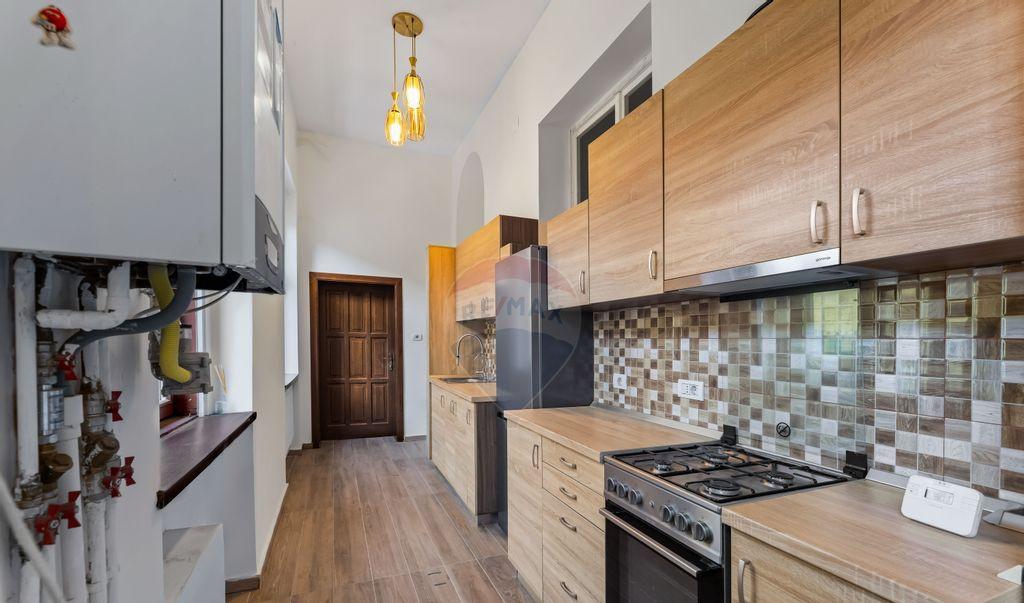 Apartament cu 3 camere de inchiriat in zona Ultracentral