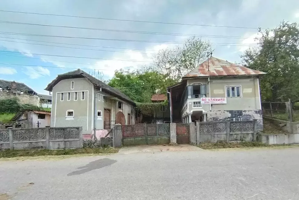 Casa independenta de vanzare Valcea