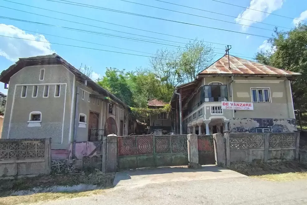 Casa independenta de vanzare Valcea