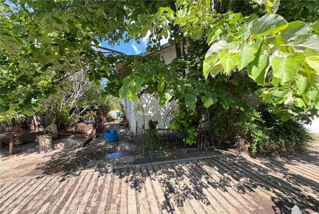 Casa de Movilita jud Ialomita 2000 mp teren pozitie