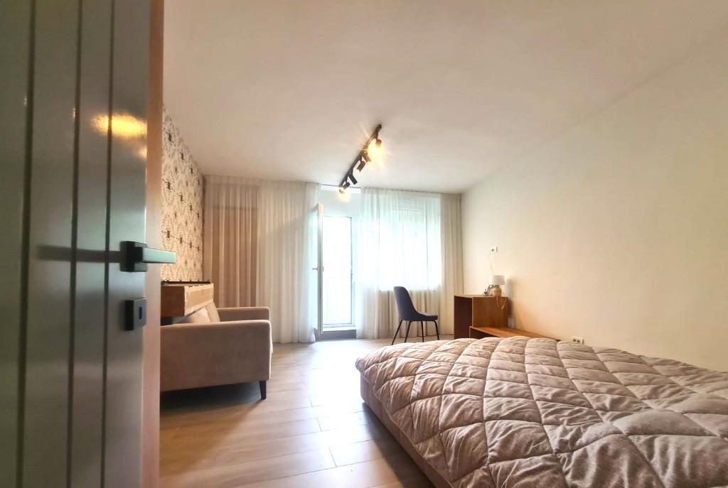 Studio renovat la 4 minute de metrou Timpuri Noi