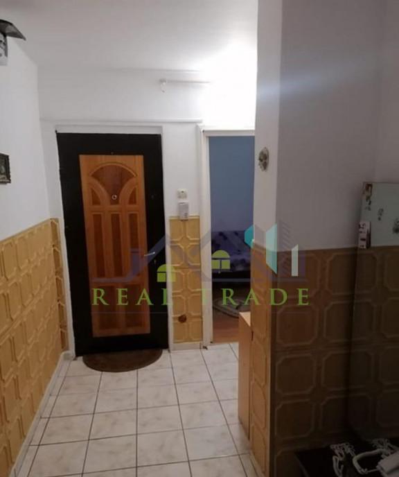 Apartament 2 camere decomandat etaj intermediar Racadau
