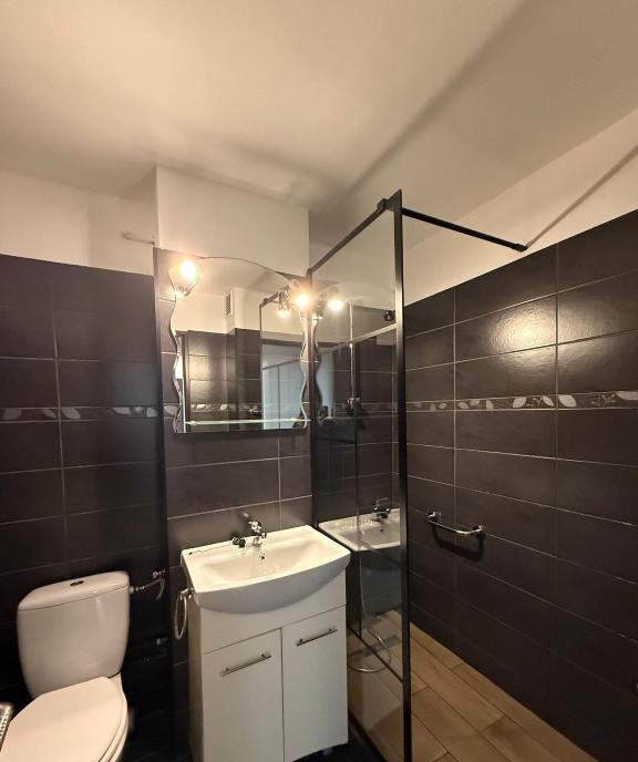 Apartament de 2 camere decomandat zona Mansatur