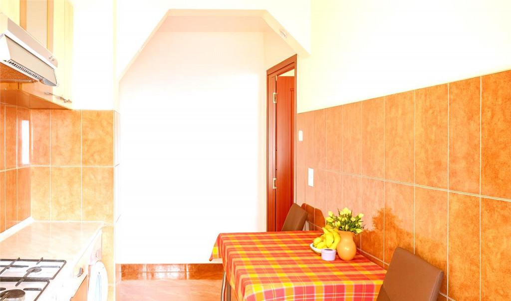 Regim vila decomandata cu beci si pod Tractorul Brasov