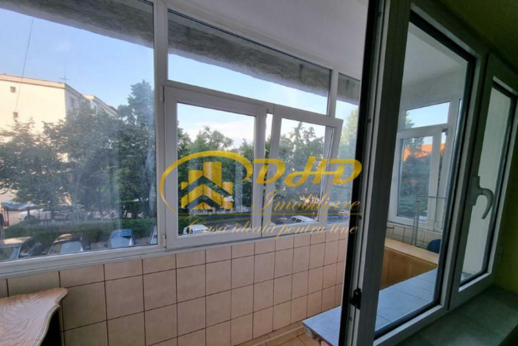 Podu ros langa jumbo Apartament 3 camere 74 m2 Decomandat