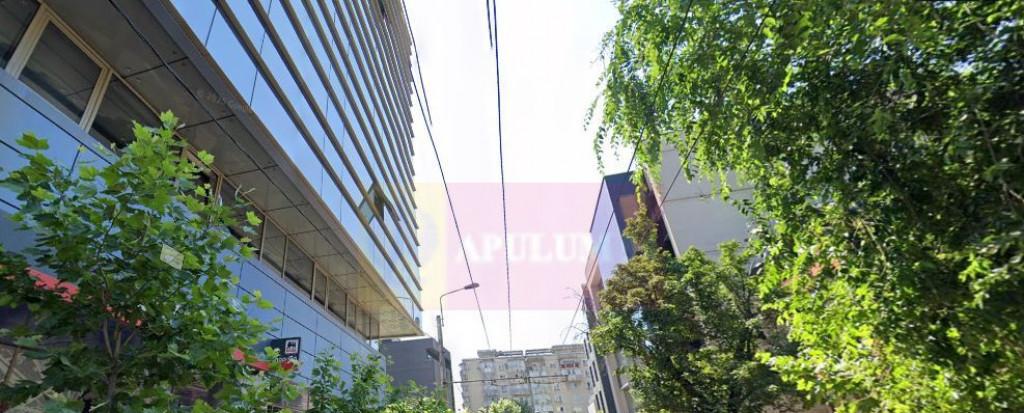 Vanzare apartament cu 3 camere Decebal adiacent 2 parcari